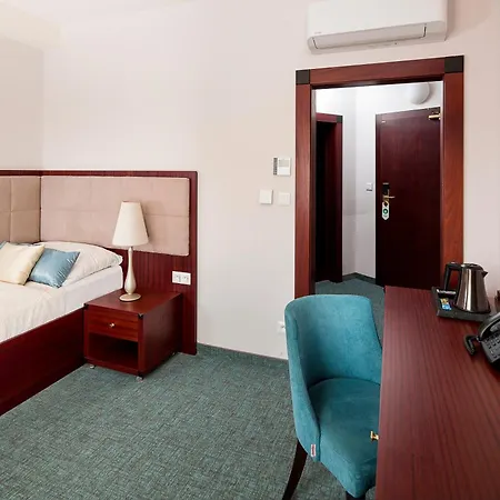 Hotel Kultura 4*